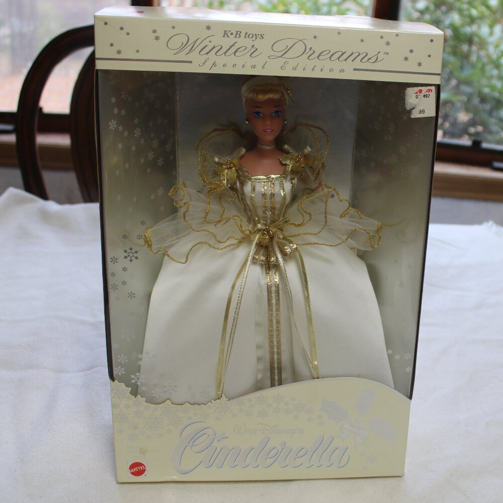 Walt Disney's Cinderella Doll Winter Dreams 1997 Mattel 18505 KB Toys SP NRFB